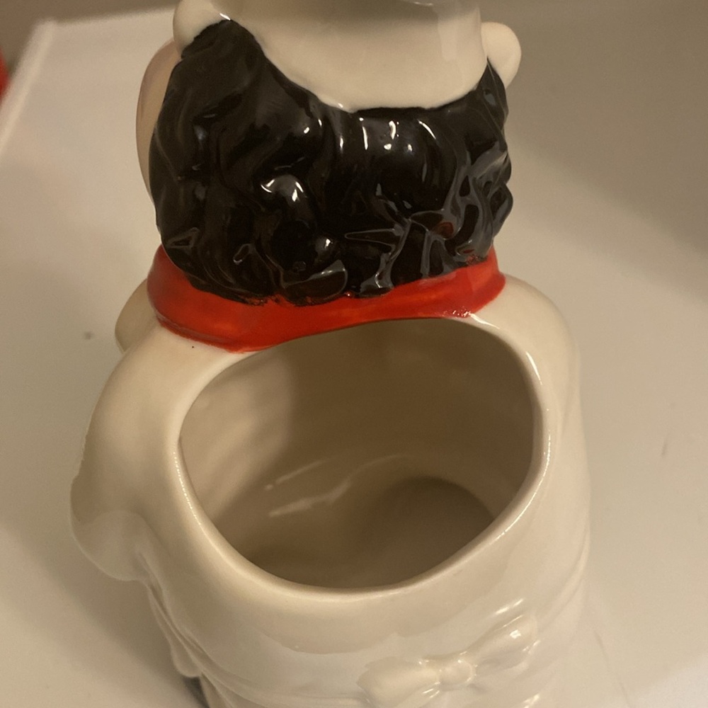 Charming Chef Figurine with Red Scarf - Picture 2 of 3